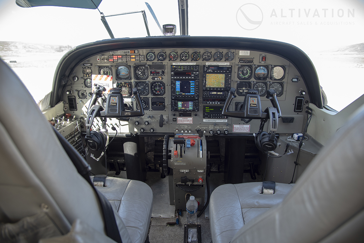 cessna 208 cockpit