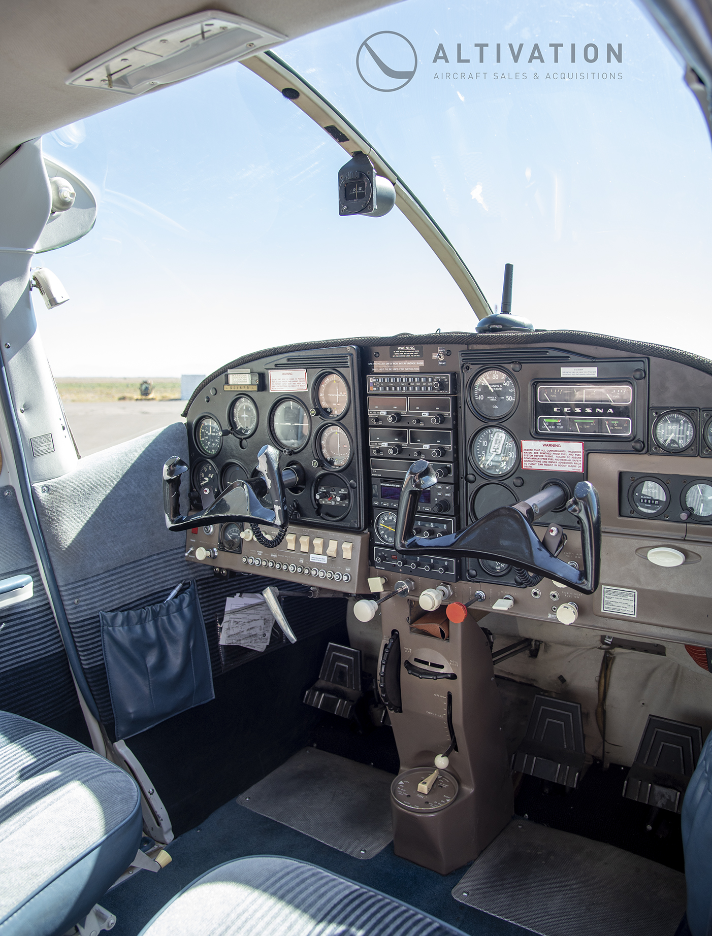 1964Cessna182G-Cockpit-3